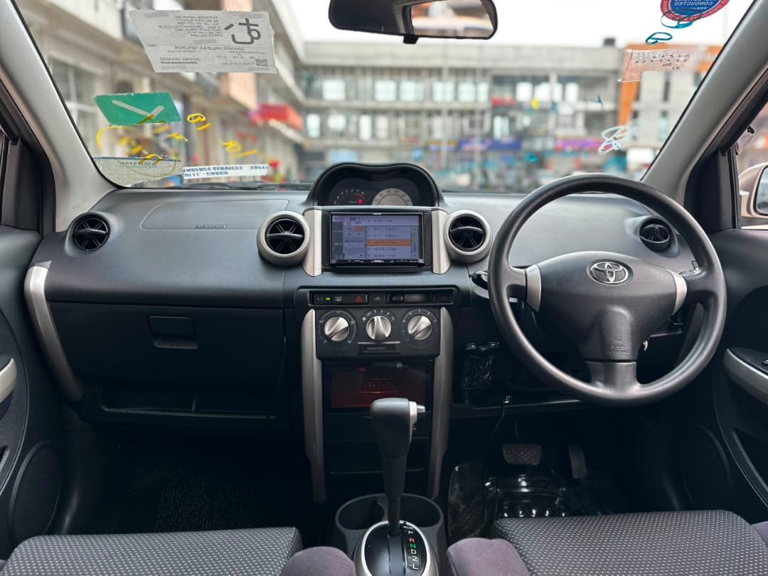 TOYOTA IST thumbnail 5